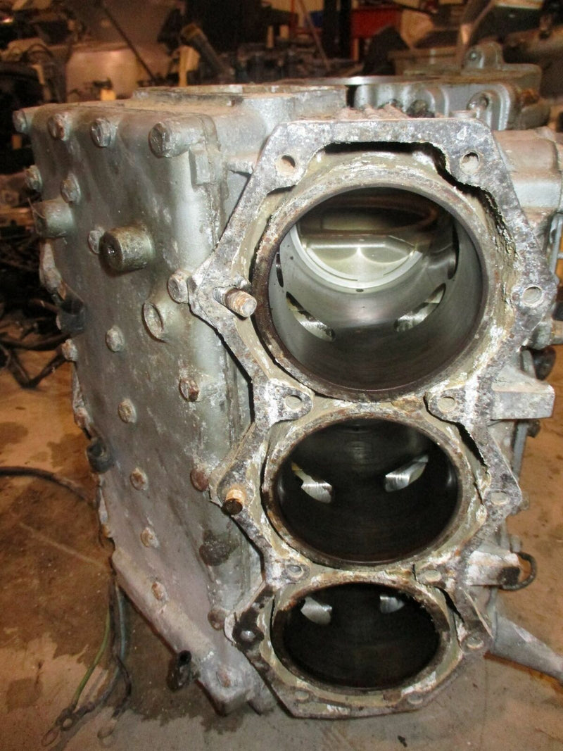 Evinrude 175hp 2 stroke outboard crankcase block