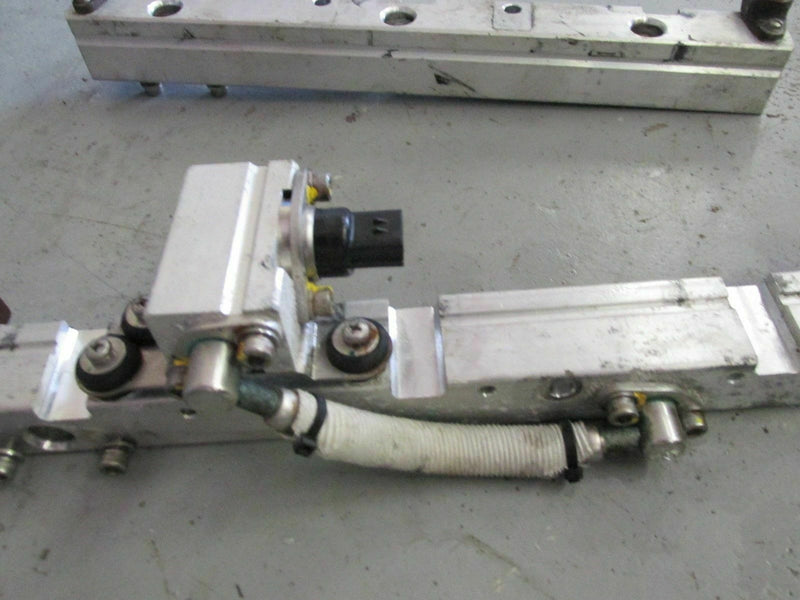 2003 Yamaha Outboard 250hp hpdi Z250TXRB fuel rails 60V-13171-00-00