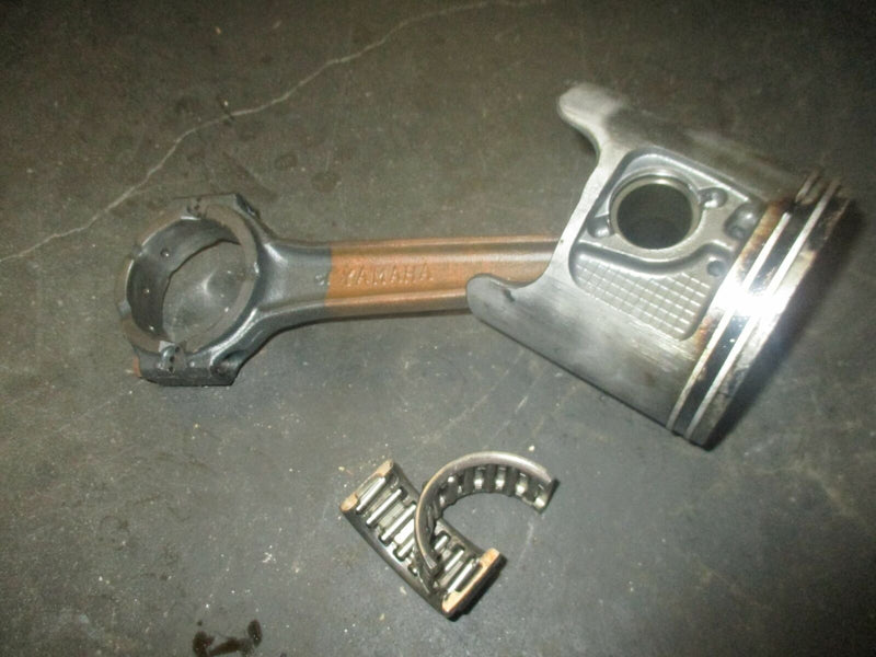Yamaha HPDI 225hp outboard starboard piston and rod (69L)
