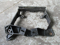 Load image into Gallery viewer, 1990 Evinrude VE120TLESB 120hp outboard plastic mounting bracket 584019
