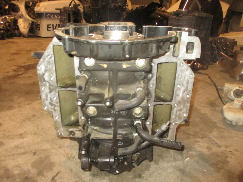 1998 Johnson Ficht 115hp 2-Stroke Outboard Crankcase Block 439546
