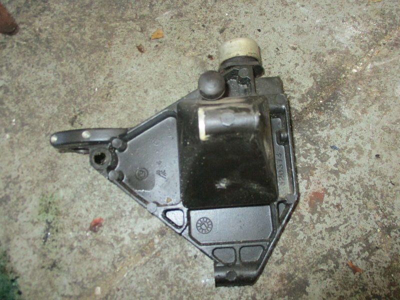 1997 Johnson 35hp AML35D outboard bracket 320374