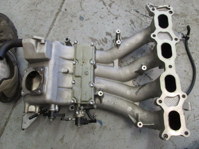 2001 Suzuki DF 90 09001F-151667 4 stroke intake manifold 13110-90J01