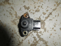 Load image into Gallery viewer, 2000 yamaha 150 SWS OX66 V6 outboard pressure sensor 67H-82380-00
