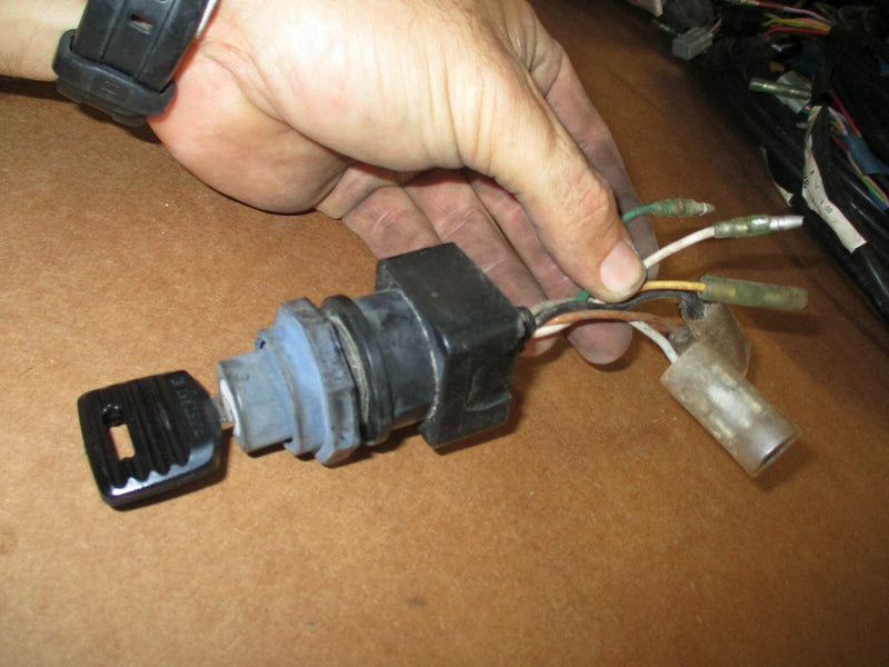 Suzuki outboard single ignition switch