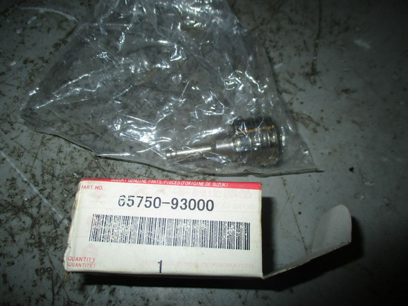NEW Suzuki outboard fuel fitting (65750-93000)