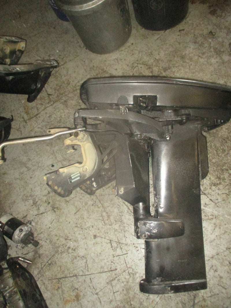 1989 Evinrude Tracker 25hp 2 stroke outboard 20"  mid section