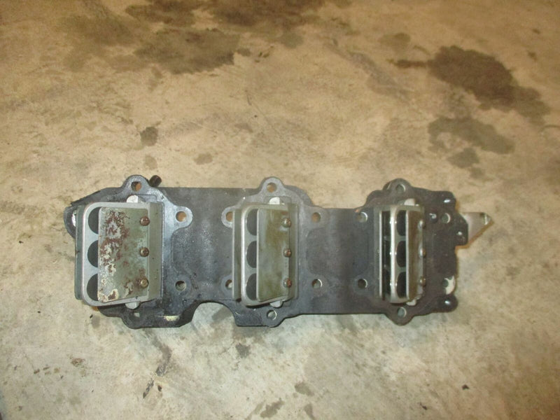1986 Evinrude 70hp 2-Stroke Outboard Intake Manifold w/Reeds 323689