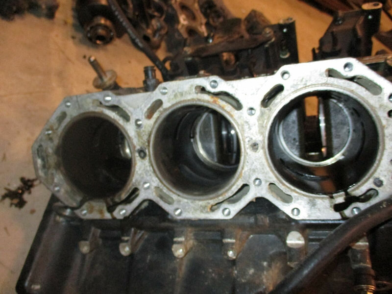 Evinrude Ficht 225hp 2 stroke outboard crankcase block