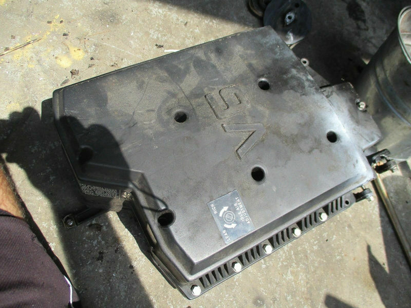1993 Johnson 225hp Oceanrunner outboard Intake silencer