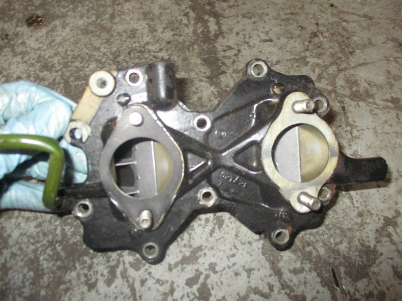 1999 Johnson 40hp 2-stroke Outboard intake manifold with reed valve set 327126