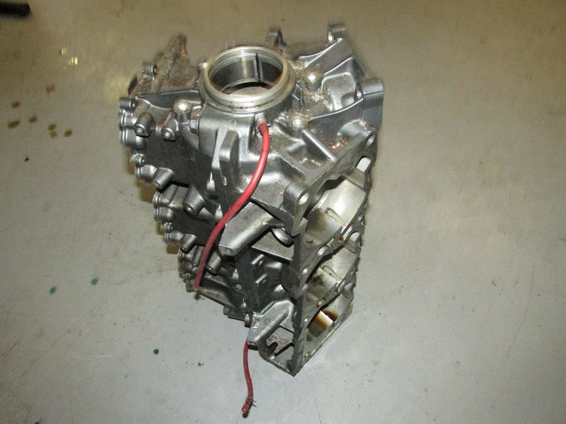 1994 Suzuki Outboard DT 150 200 20002-461063 crankcase 11300-87D54-0ED