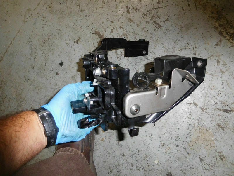 2008 Yamaha outboard 350 hp V8 4 stroke relay mounting bracket 6AW-81948-00-00