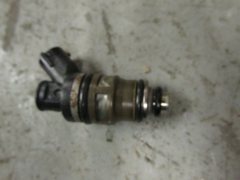 2000 Suzuki outboard DT 150hp 2-stroke fuel injector 15710-94900