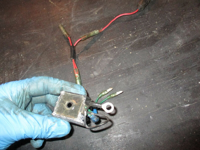 Yamaha 25hp 2 stroke outboard rectifier regulator (664-81970-61-00)