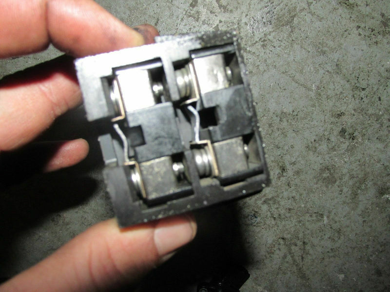 1997 Yamaha outboard S250TURV 250hp 2-stroke fuse holder 61A-82153-00-00