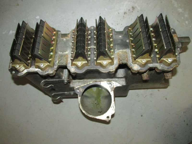 1994 Suzuki Outboard DT 150 200 20002-461063 intake manifold with reeds 13150-92