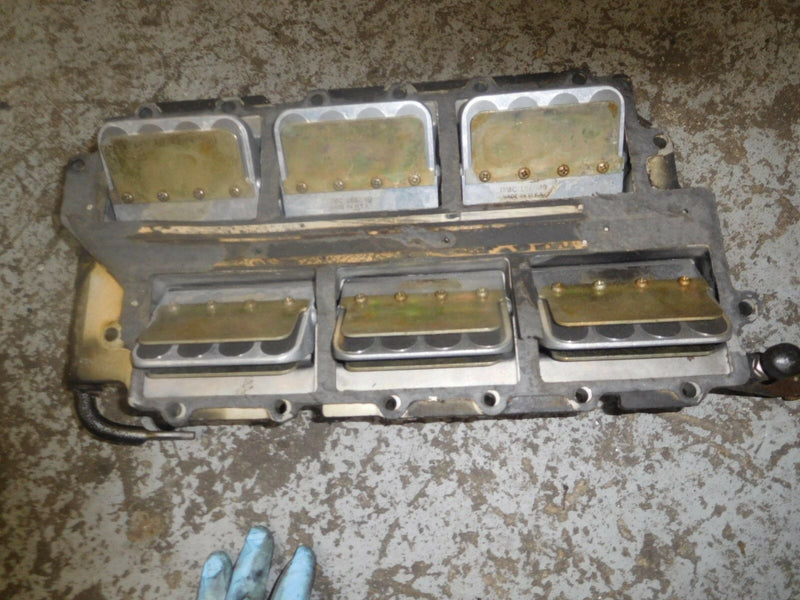 1989 johnson 150hp outboard intake manifold with reeds 186549