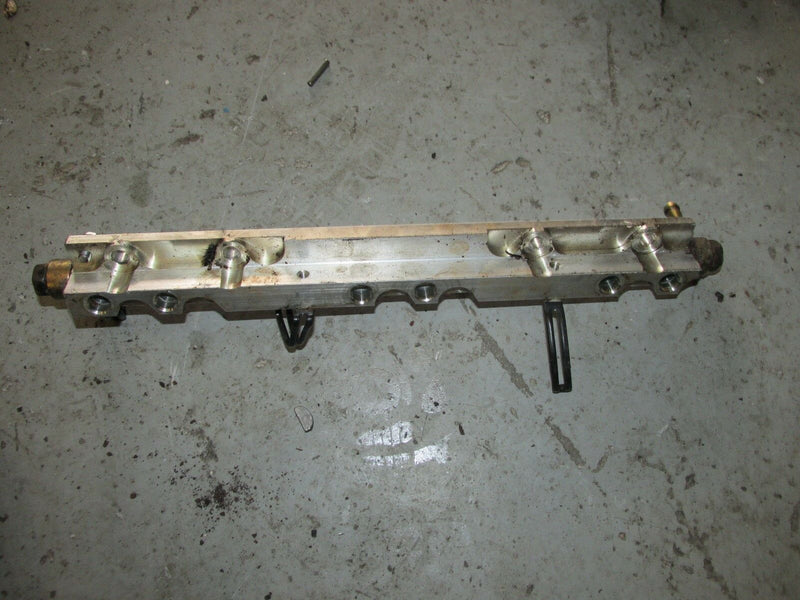 1994 Suzuki Outboard DT 200 two stroke fuel rail 15750-92E04