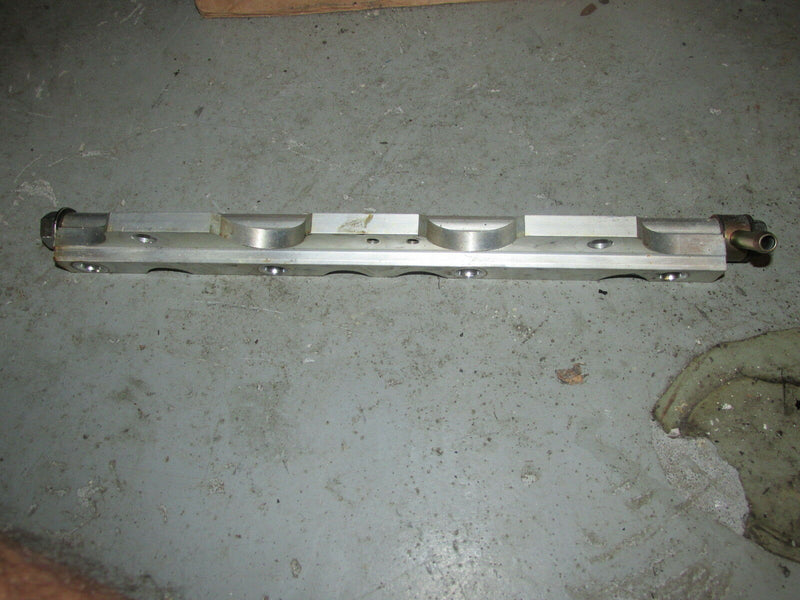 2001 Suzuki outboard DF90 Fuel Rail 15750-90J00