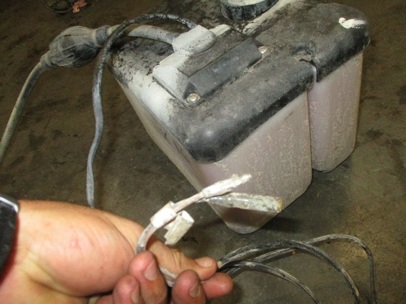 Johnson/Evinrude OMC style remote oil tank #X16