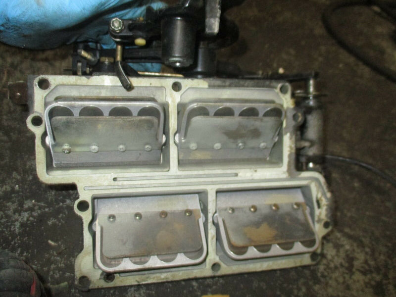 1995 Johnson 88hp outboard intake manifold with reeds 186549