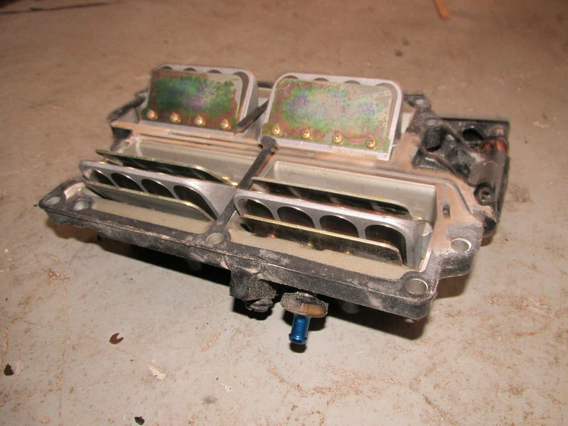 1994 E115TLERC Evinrude 115hp V-4 2 stroke intake manifold and reed valve set