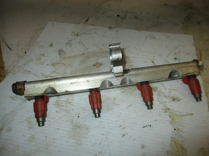 Johnson/ Suzuki DF140 outboard fuel rail and injector set (5033537)