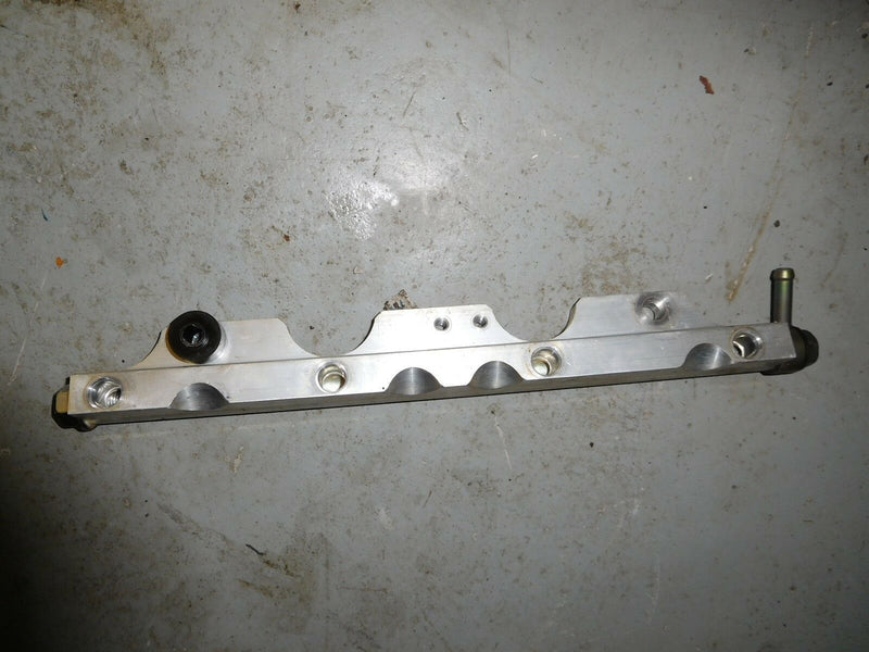 2001 Suzuki Outboard DF90 Fuel Rail 15750-90J00