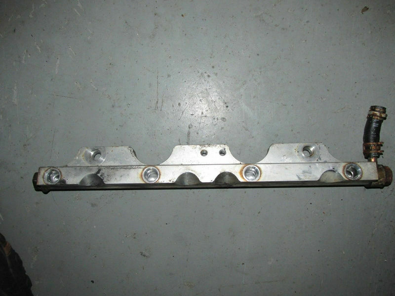 2002 Suzuki outboard DF140 14001F-253369 4-stroke fuel rail 15751-90J03