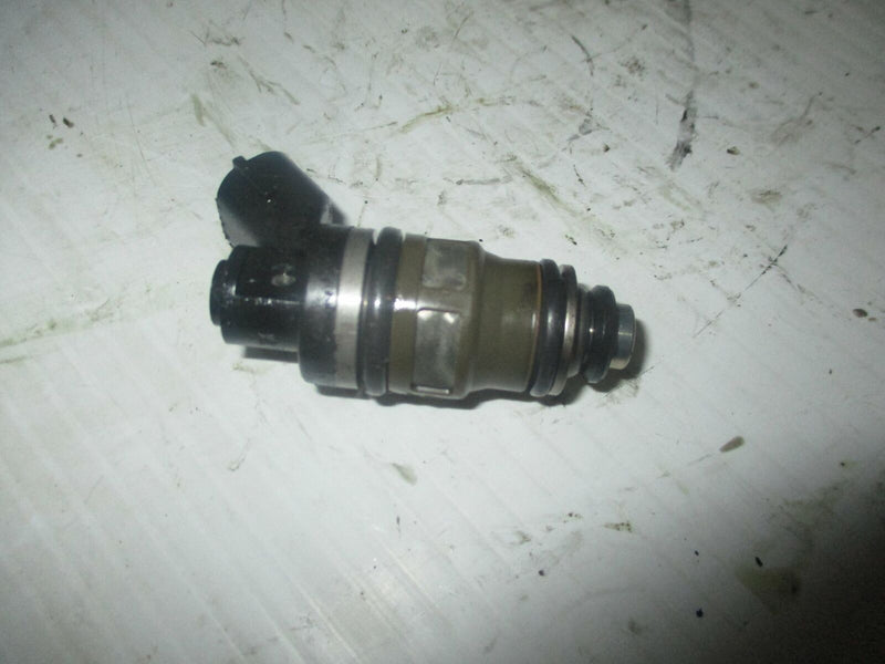 Suzuki DT150 150hp outboard fuel injector (15710-94900)