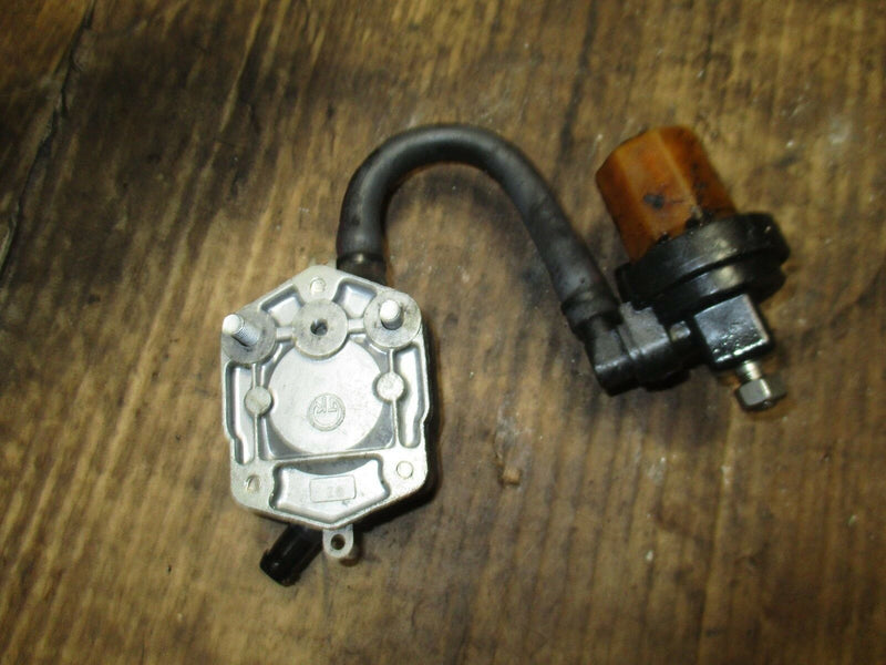 2000 Yamaha C115TXRY 2-stroke outboard 115hp fuel pump and filter 6e5-24410-10