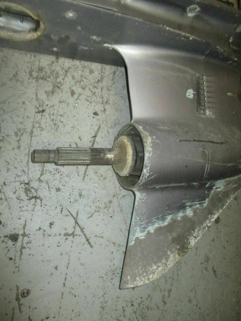 Yamaha 115hp 2 stroke outboard lower unit with 25" shaft CASING IS CRACKED!