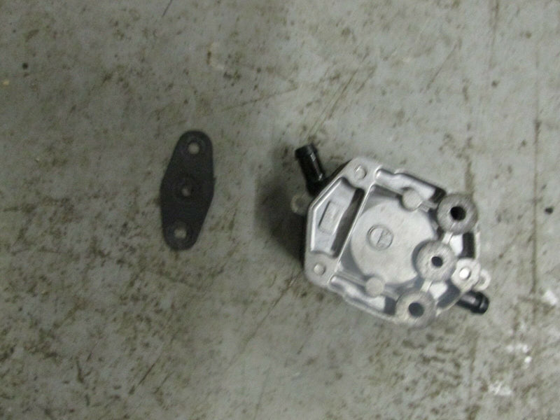 2001 Yamaha outboard 200 hpdi Z200TXRZ 2 stroke fuel pump 6E5-24410-10-00