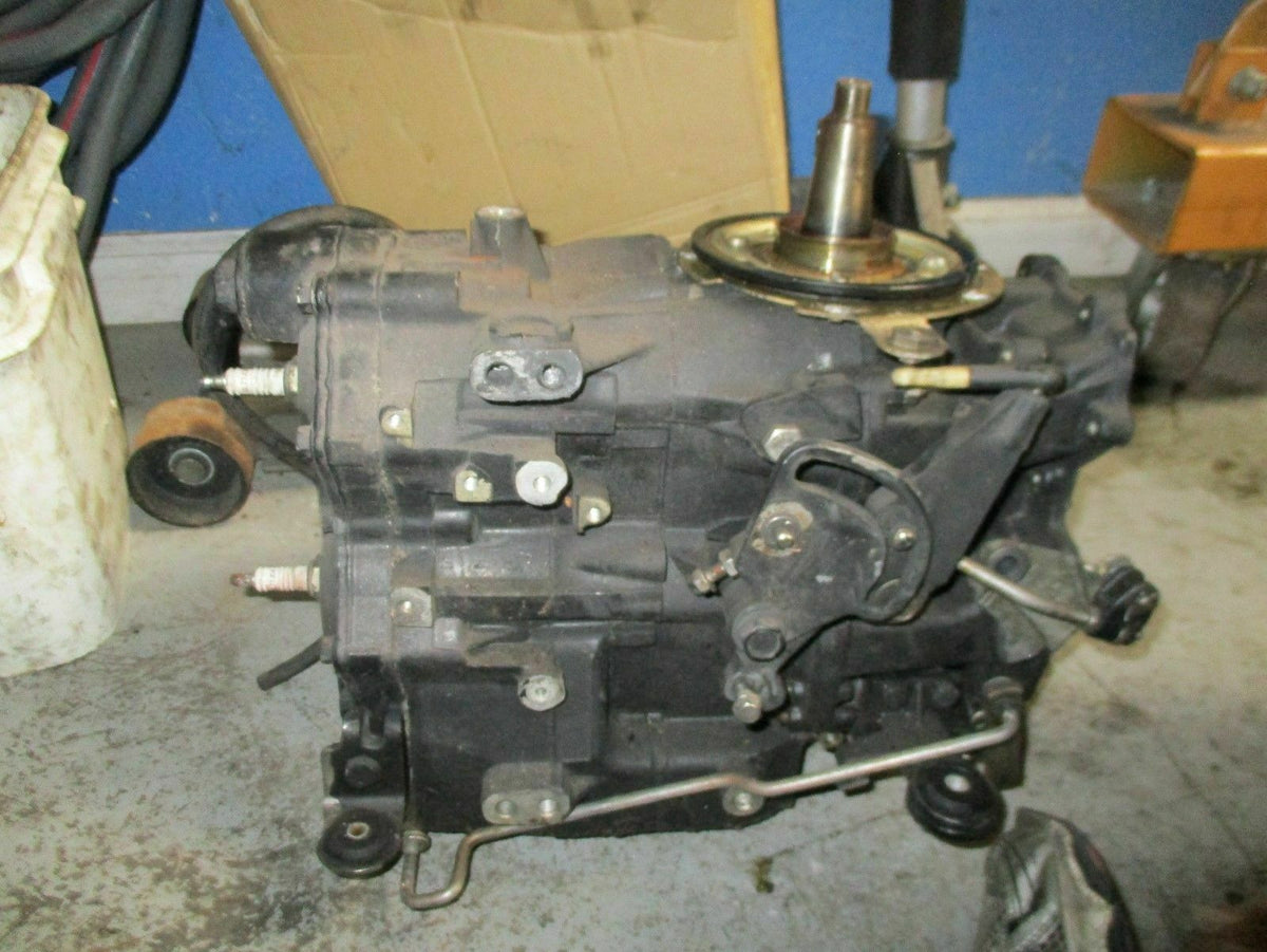 1993 Evinrude 55 hp 2 stroke crankcase powerhead