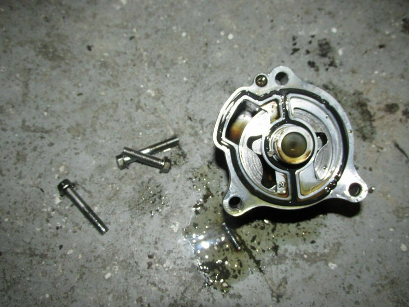 2002 Suzuki outboard DF140 14001F-253369 4-stroke oil pump 16400-90J00