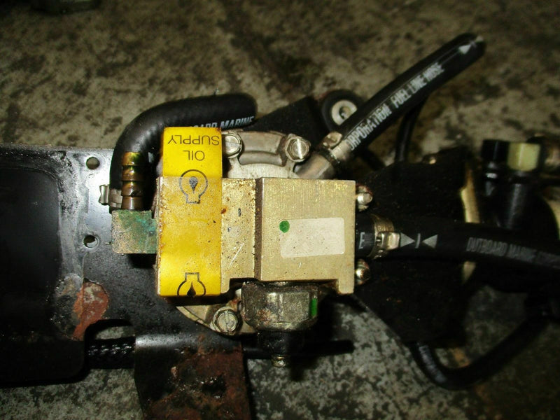 2001 Evinrude 250hp Ficht outboard oil injector 5001479