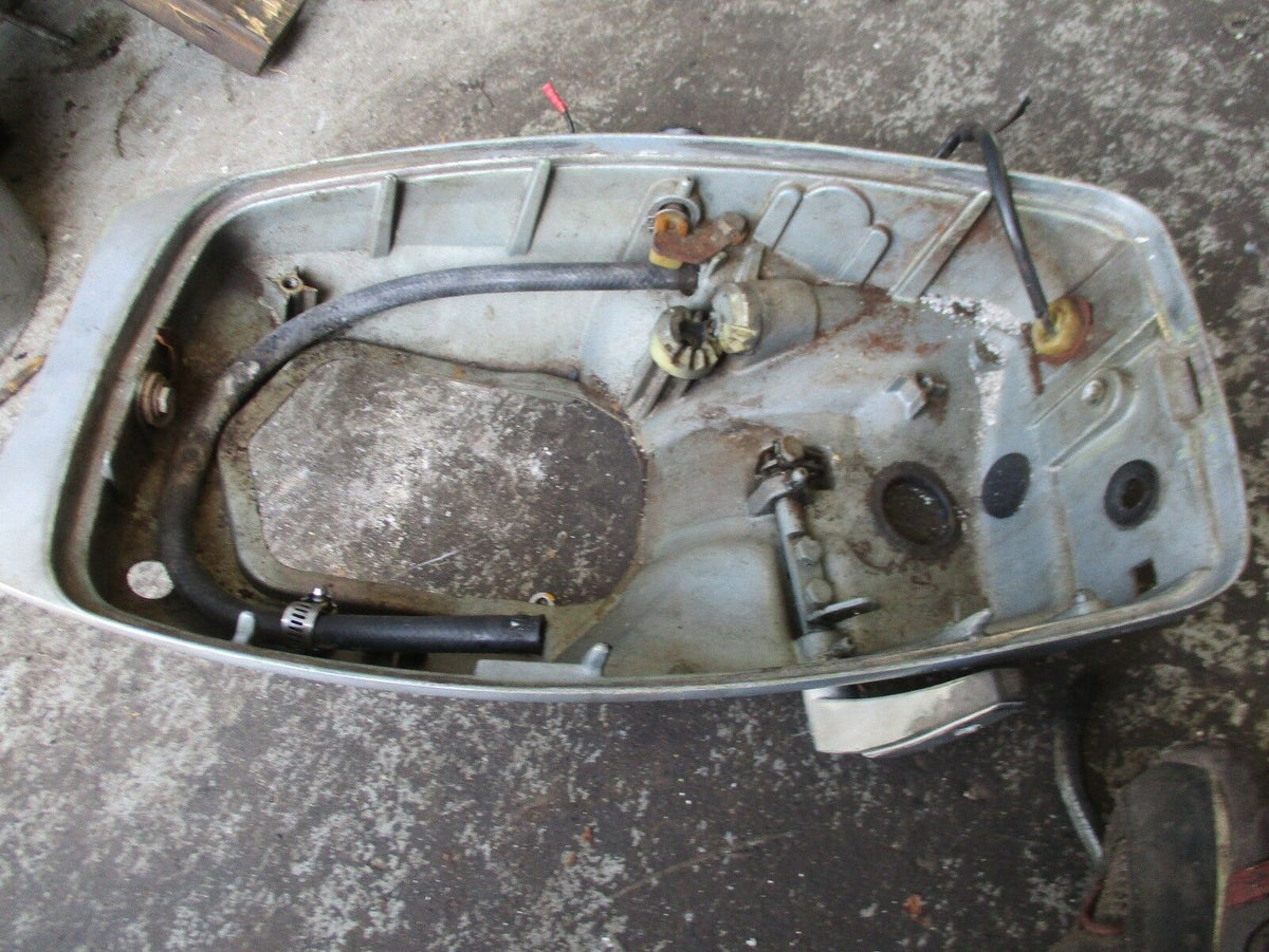 1984 Evinrude 15hp RCEM outboard Lower Cowling pan