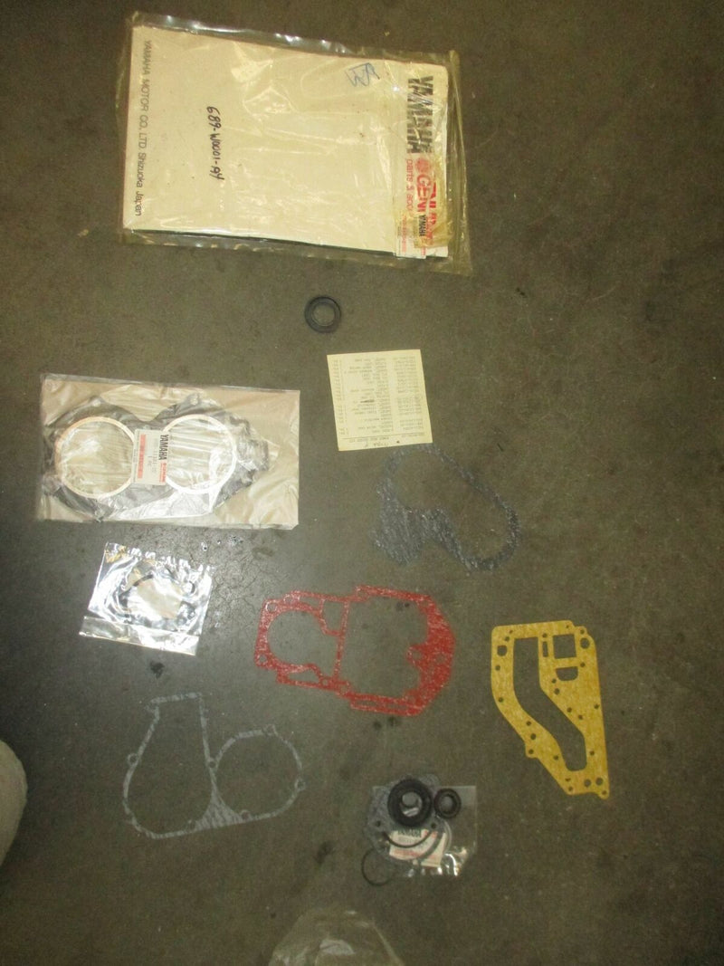 NEW OEM Yamaha outboard gasket set (689-W001-A4)