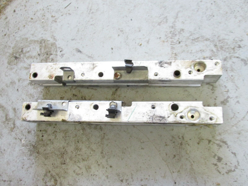 2002 Yamaha outboard Z200TXRA 2 stroke 200hp fuel rail set 68F-13161-00-00