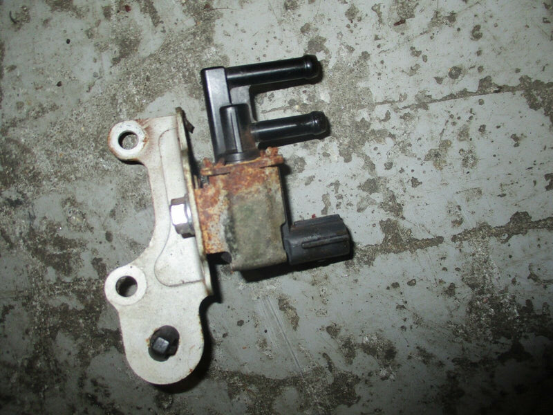 2004 Suzuki DF200Z outboard 4-stroke pressure relief valve