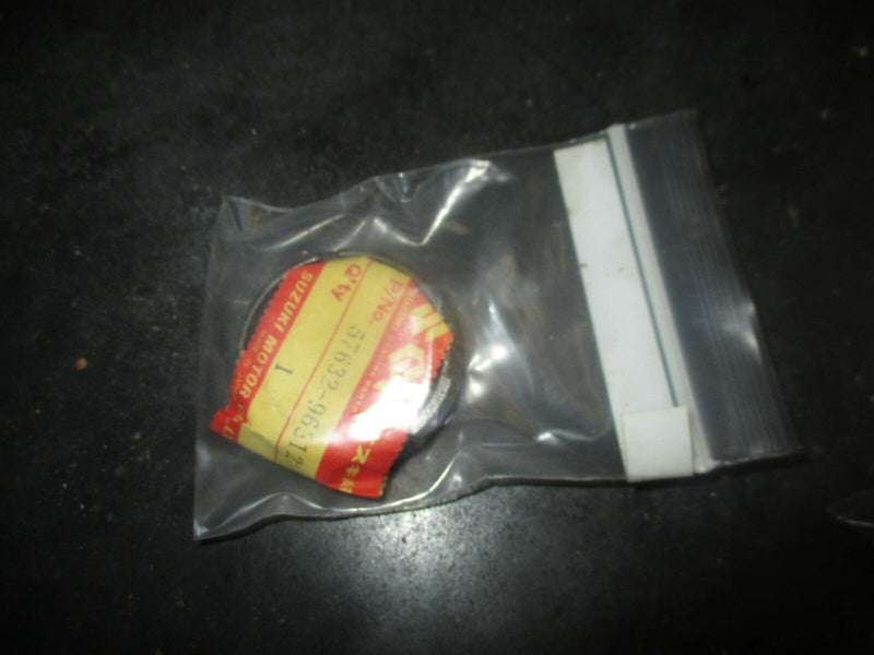 NEW OEM Suzuki outboard propeller stopper bushing (57632-96312)