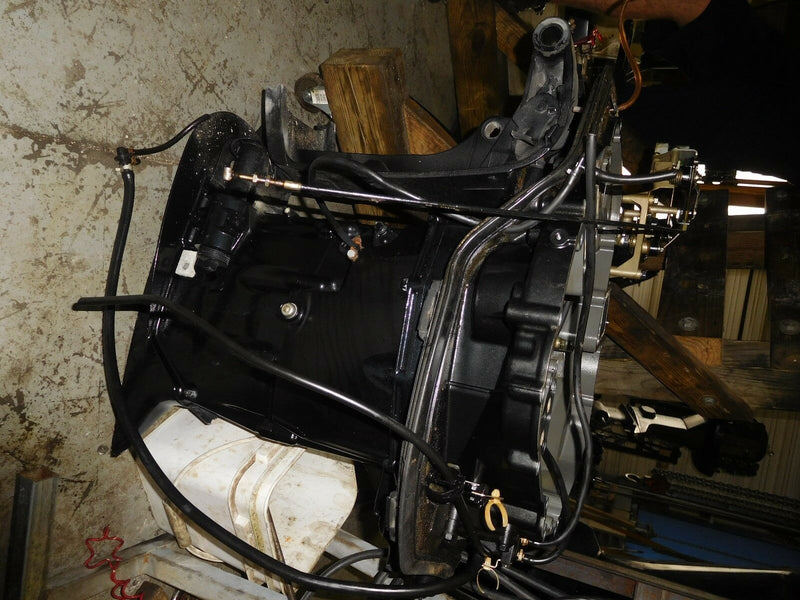 2004 Suzuki Df250 outboard 25" Mid section