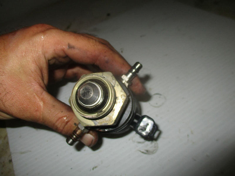Evinrude Ficht 150hp outboard fuel injector (438967)