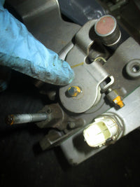 Load image into Gallery viewer, Honda BF225A 225hp outboard throttle body with sensors (16400-ZY3-013)
