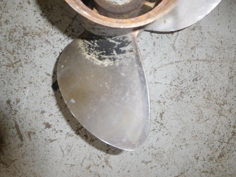 1982 Evinrude 70hp E70ELCNB Painted steel propeller 13 3/8x15p 389948