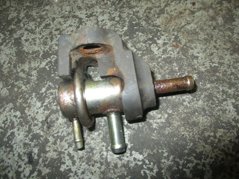1998 Suzuki Outboard DT225 2-stroke pressure relief valve