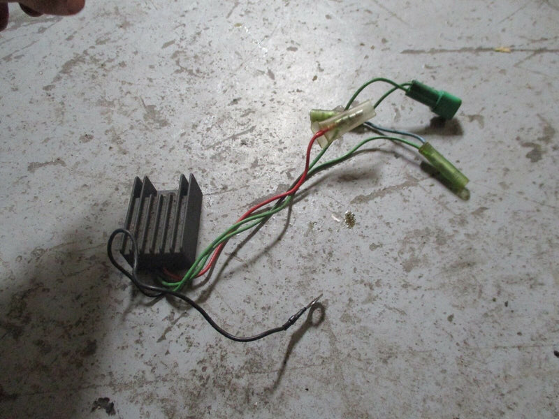 2002 Yamaha 40hp 2 stroke outboard rectifier regulator 6h2-81960-10