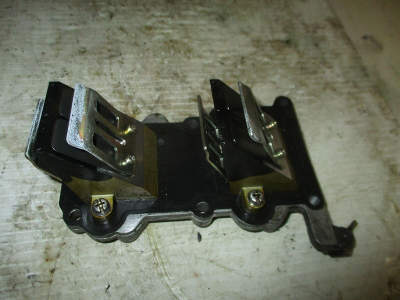 Yamaha 25hp 2 stroke outboard intake manifold with reeds (6L2-13641-00-94)