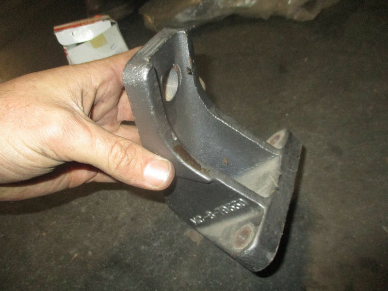 Mercruiser mount (MC-8-79550)